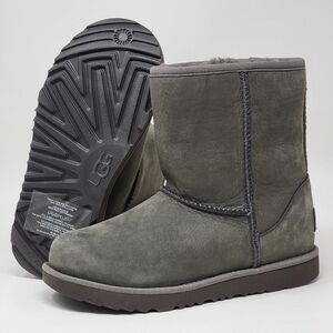 UGG Classic Grey Short Boot 1019646K Sheepskin Fur Lined Mid Calf Youth Sz 3 New
